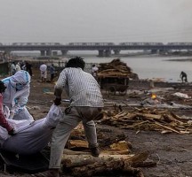 الهند.. انتشال 6 جثث مصابين بفيروس كورونا في نهر الغانج