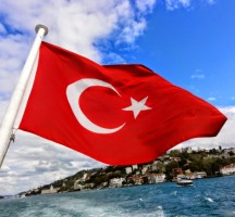 السلطة والمعارضة في تركيا أطلقتا معا ثورة ملونة