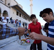 اي يوم عيد الفطر