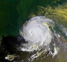 إعصار أيدا يهدد ولاية لويزيانا الأمريكية
