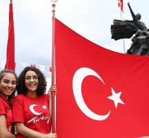 مظاهر الاحتفال بيوم النصر في تركيا (صور)