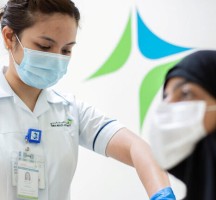 يدا بيد نتعافى صحة دبي تفتح باب التطعيم للمرضعات والحوامل