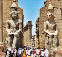 وكالة ستاندرد أند بورز: الكورونا نالت من دخل مصر السياحي وزادت ديونها الخارجية