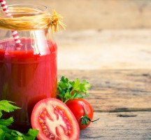 فوائد صحية كثيرة لعصير الطماطم