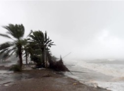 مشاهد مروعة لإعصار شاهين في عُمان