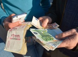 سعر الدولار مقابل الدينار الجزائري