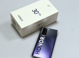 شركة Honor ستطلق هاتفا ذكيا بشاشة عملاقة