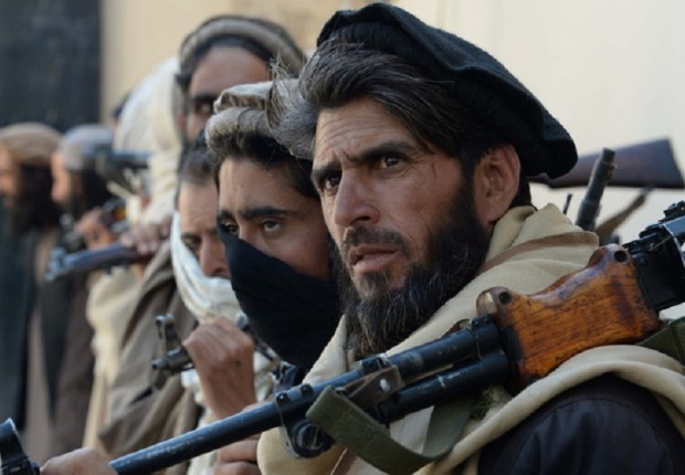شاهد طالبان تعدم "دمى"