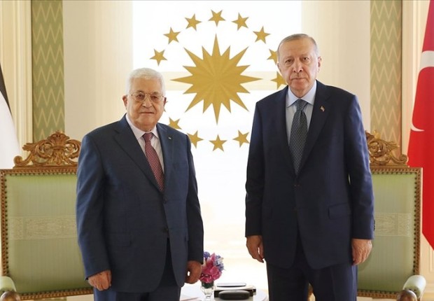 الرئيس التركي أردوغان و نظيره الفلسطيني محمود عباس