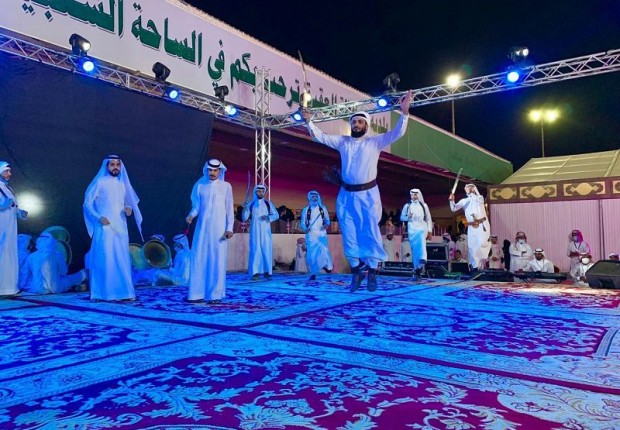 رقص استعراضي في حفل بالسعودية