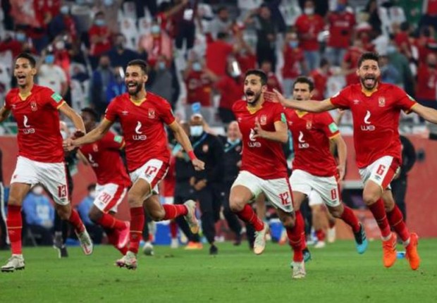 الأهلي ضد أوكلاند سيتي.