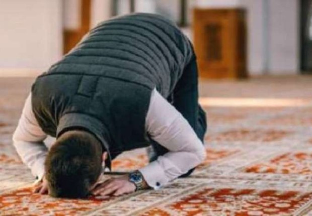 ما الفرق بين صلاة الفجر وصلاة الصبح