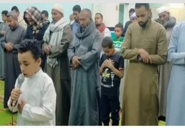 هل يجوز للطفل ان يؤم المصلين