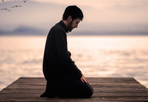 هل يجوز الجمع والقصر في السفر أكثر من ثلاث أيام