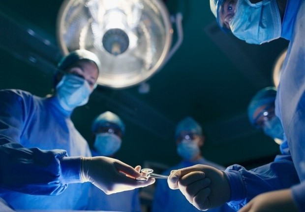 العلماء الروس يطورون ذكاء اصطناعيا يكشف نزيف دم خفيا اثناء العمليات الجراحية