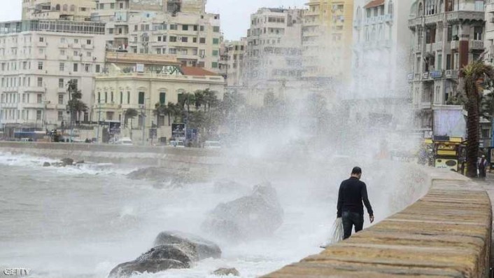 مصرع طالب مصري بسبب سوء الطقس