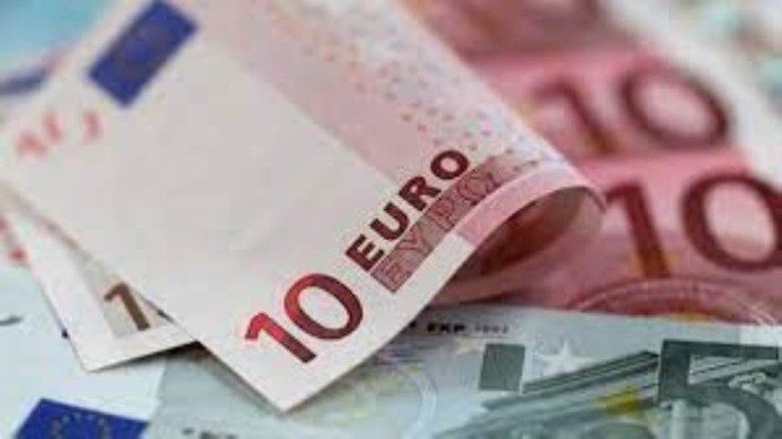 تصريف اليورو مقابل الدولار