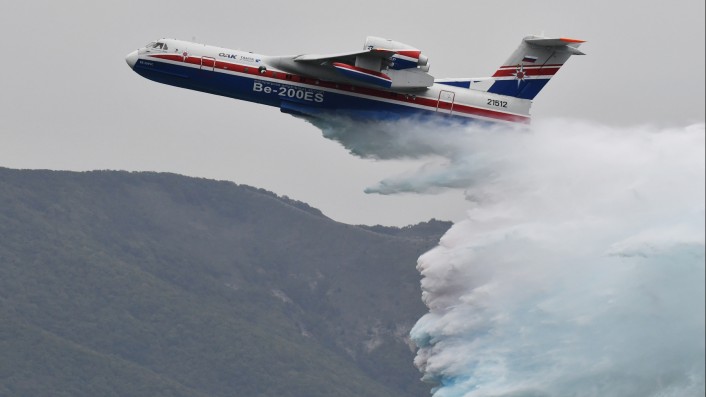سقوط طائرة روسية أثناء عمليات إطفاء الحرائق في تركيا