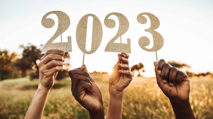 عشية رأس السنة 2022 .. رسائل تهنئة بالعام الجديد